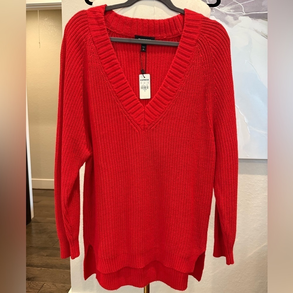 Express Women's Vibrant Red V-Neck Sweater
